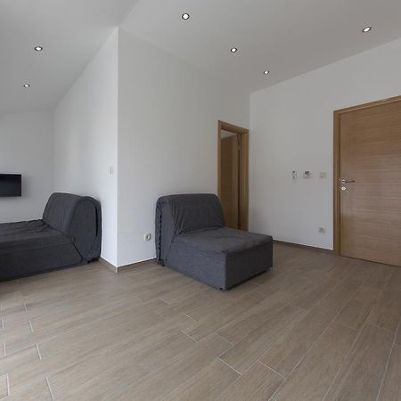 Apartments Villa Klara Baška Voda エクステリア 写真