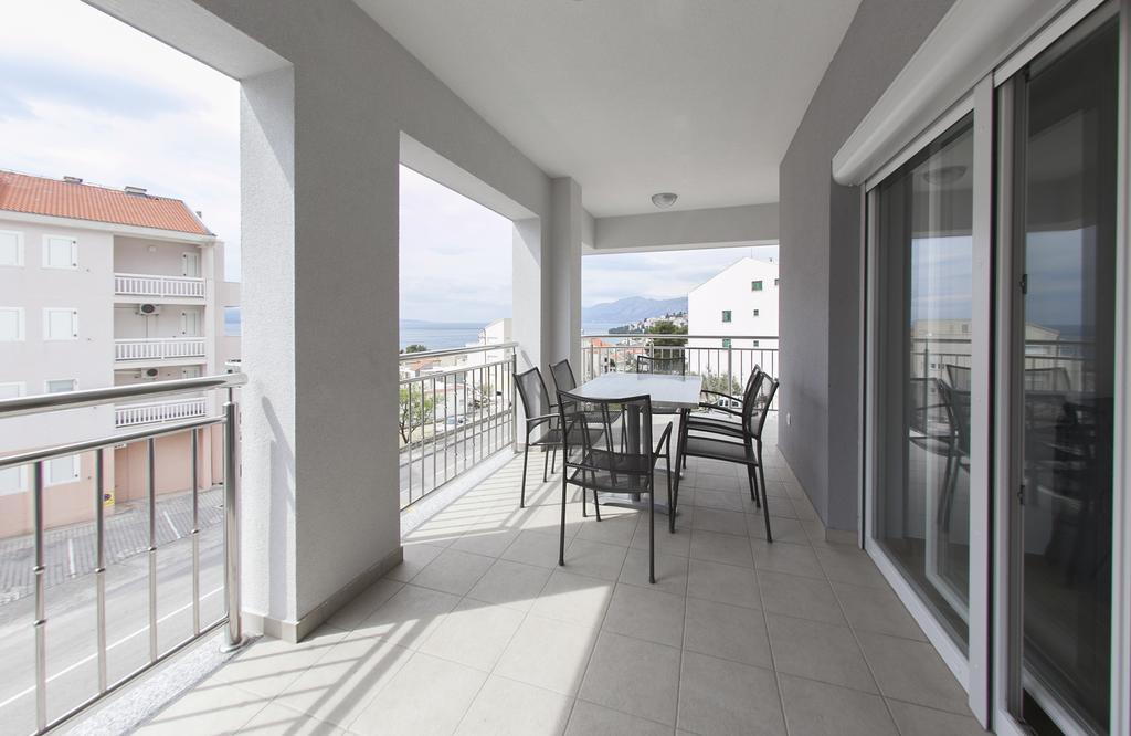 Apartments Villa Klara Baška Voda エクステリア 写真